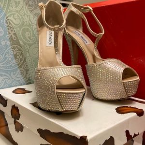 Women’s Steve Madden open toe pumps heels